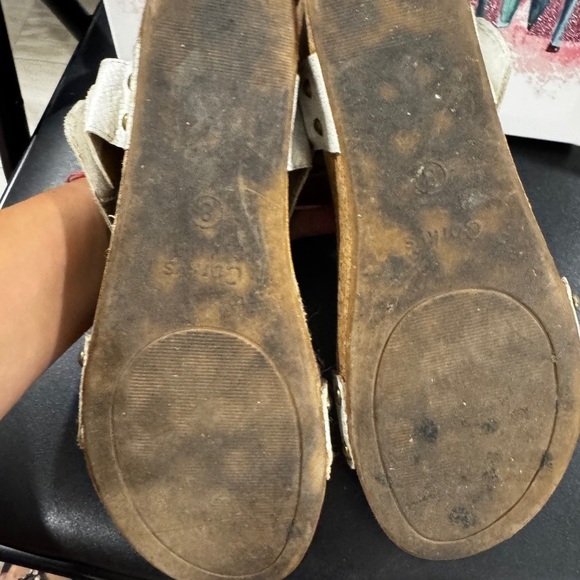 ✨ Corkys White Metallic Wedge Sandals – Size 8 ✨ - Picture 3 of 3